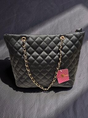 NWOT Black Quilted Shoulder Bag with Gold Chain Handles